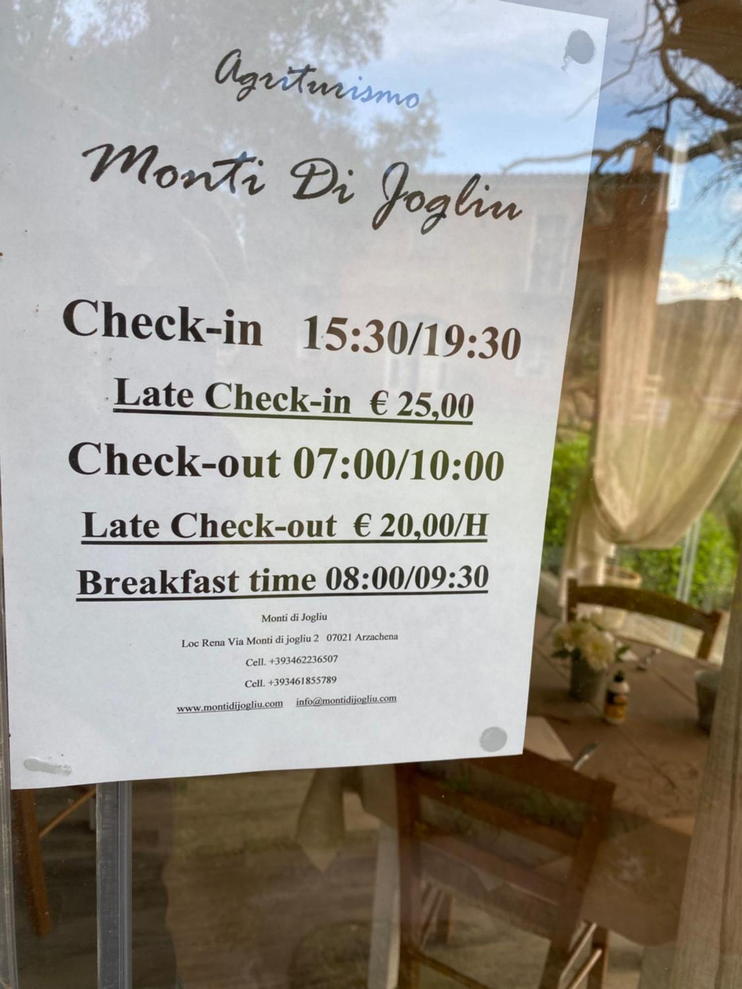 Monti Di Jogliu Villa Arzachena Exteriör bild